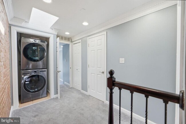 Building Photo - 1619 5th St NW