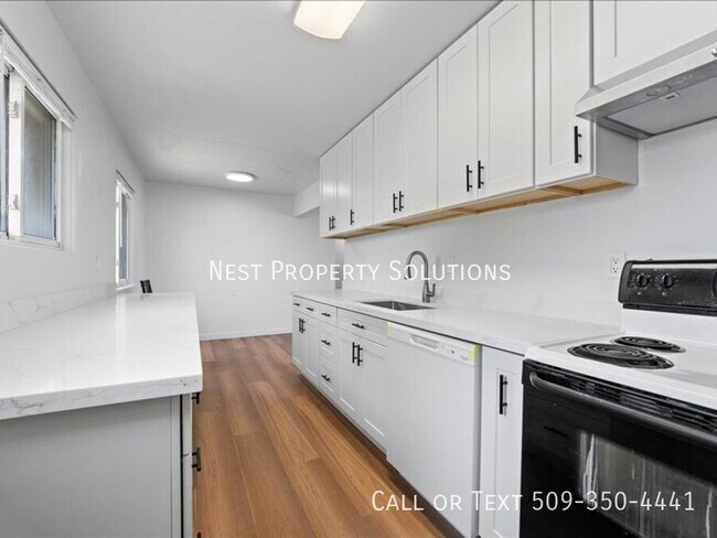 Building Photo - 810 S Fairbanks-