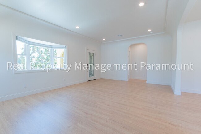 Building Photo - Beautiful Newly Renovated 3-Bedroom Home in a Prime Location
