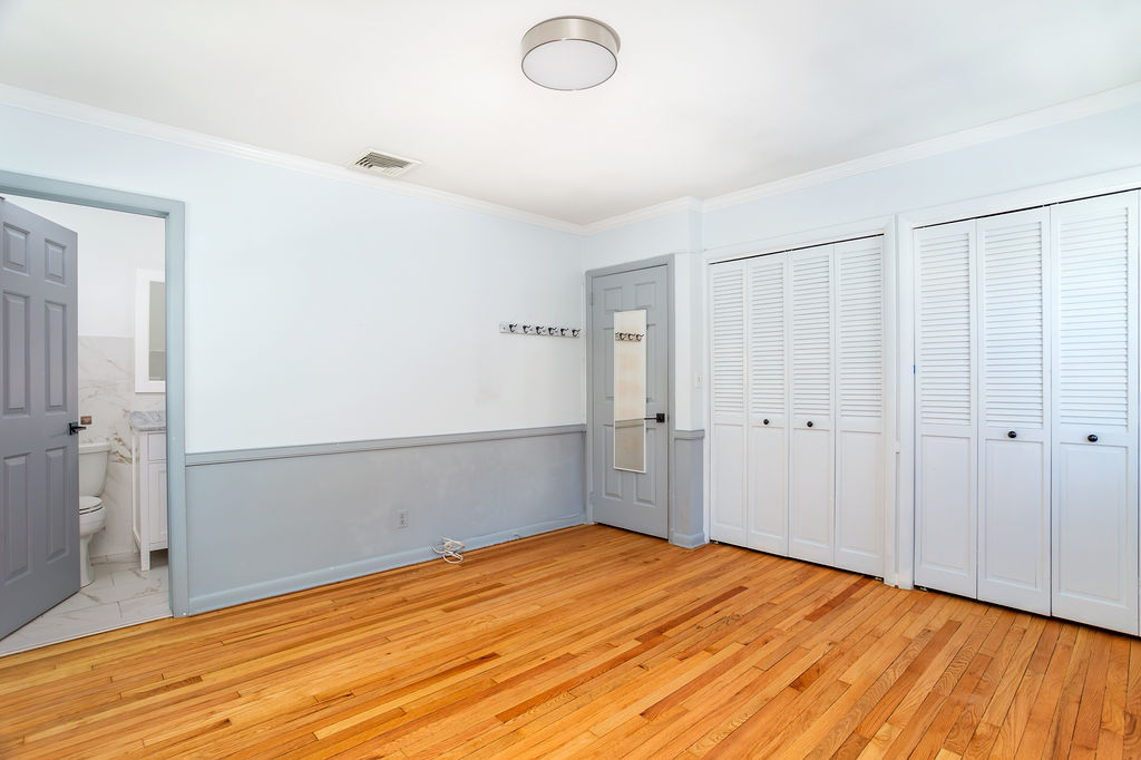 Building Photo - 198 Valley Rd