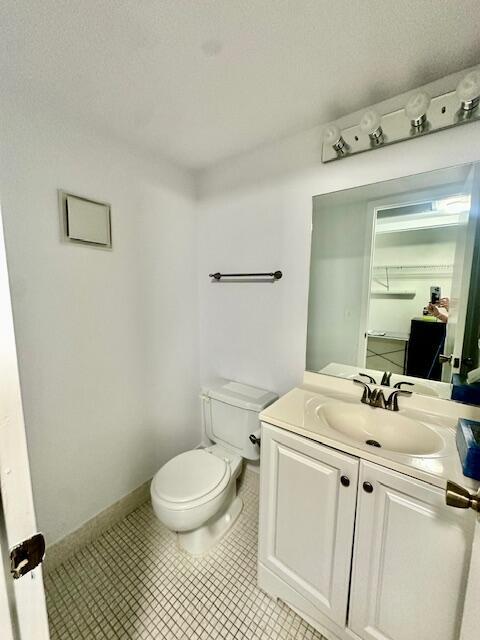 Building Photo - 212 Suffolk F