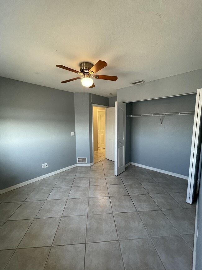 Building Photo - 1602 SW 16th Ct