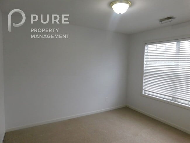 Building Photo - 1011 Wyndham Ln