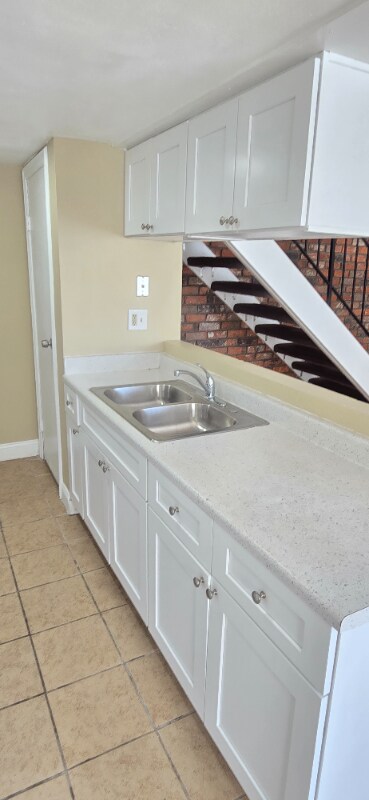 Building Photo - 3446 Rainbow Ln