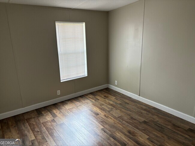 Building Photo - 266 Spring Lake Dr