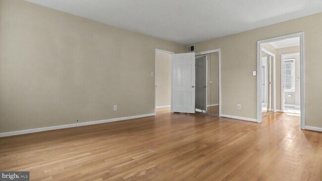 Building Photo - 6770 Baron Rd