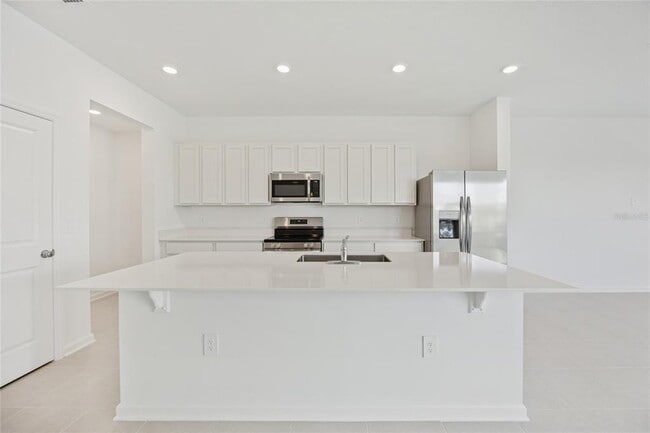 Building Photo - 2831 Maloof Dr