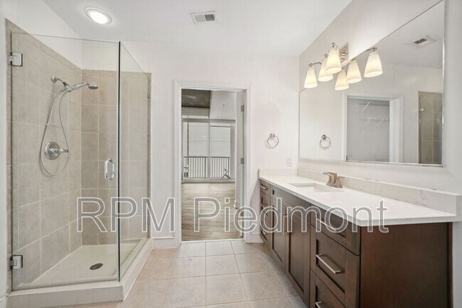 Building Photo - 44 Peachtree Pl NW