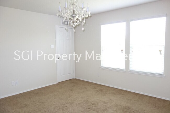 Building Photo - 824 Rivers Creek Ln