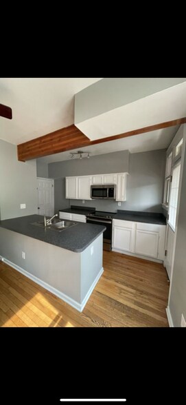 Building Photo - 524-534 S Drexel Ave