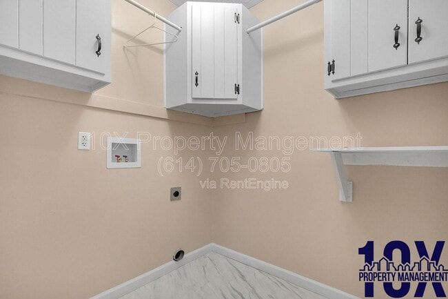 Building Photo - 1652 Summit St