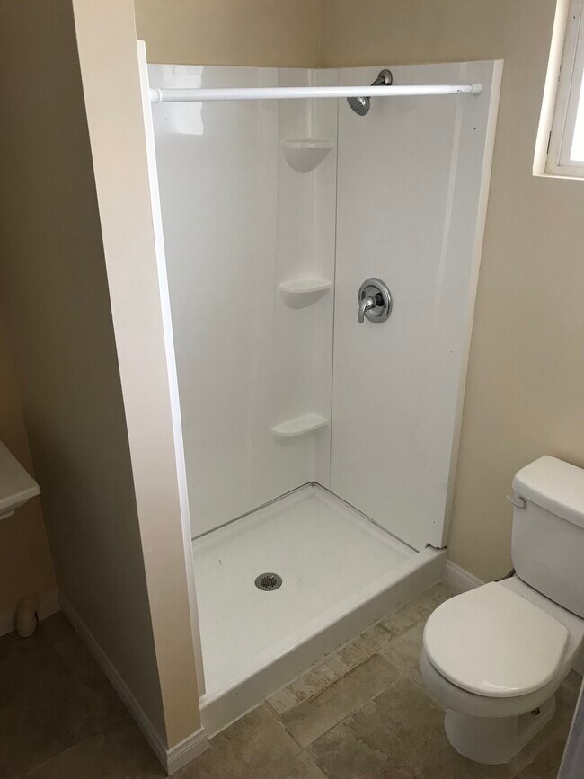 Building Photo - 4318 Glen St