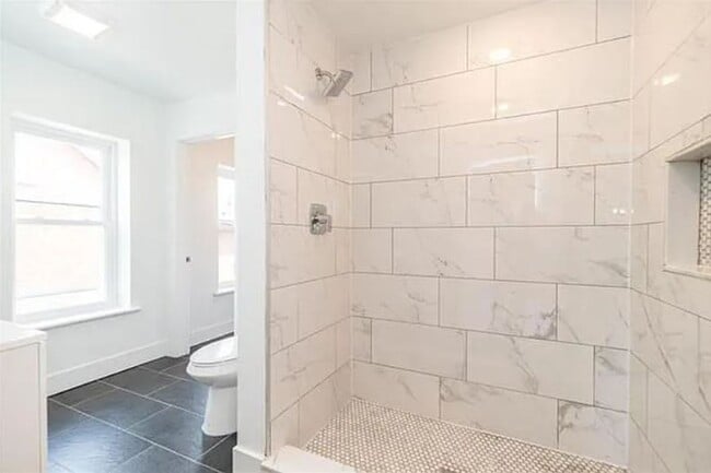 Building Photo - Beautiful 4 Bedroom Newly renovated home!