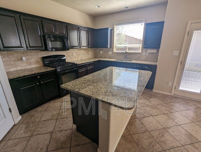 Building Photo - 2035 Ferndale Rd SE