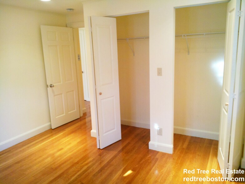 Building Photo - 67 Wyman St