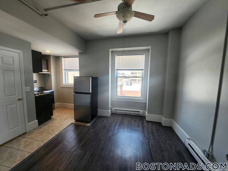 Building Photo - 50 Franklin St