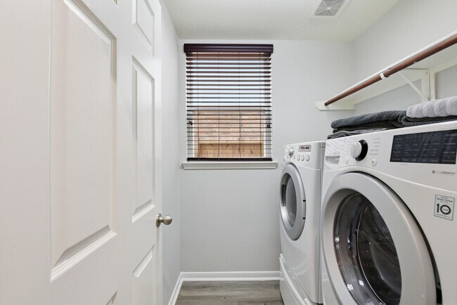 Building Photo - 2921 Perdido Bay Ln