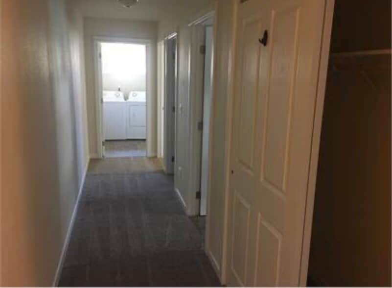 Building Photo - 1027 Alturas Dr