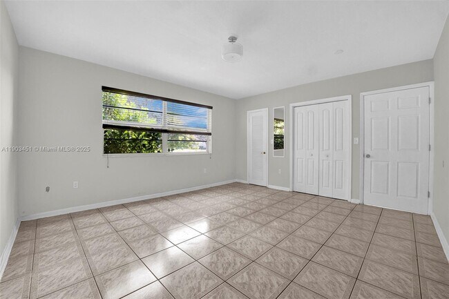 Building Photo - 12193 SW 82nd Ave