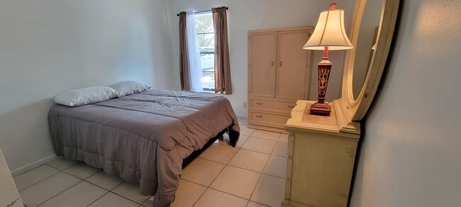 Building Photo - 12738 Peconic Ct