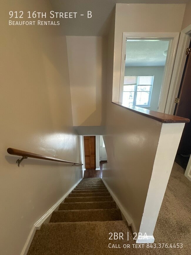 Building Photo - 912 16th St