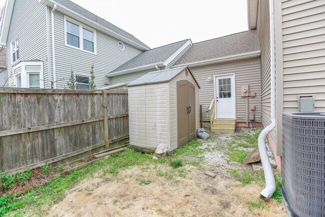 Building Photo - Beautifully renovated 3 bed 2.5 bath home ...