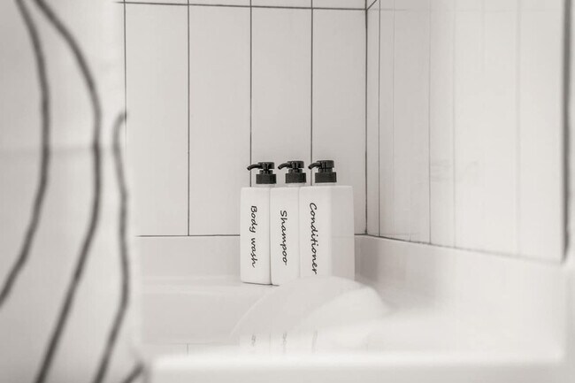 Building Photo - 14533 Star Water Rd