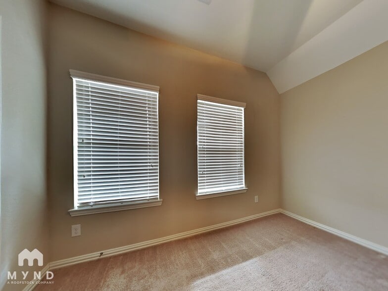 Building Photo - 2925 Fox Ledge Ct