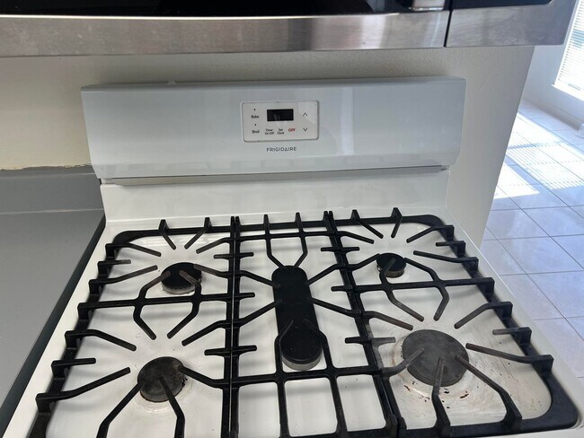 Building Photo - 5175 Caliente St