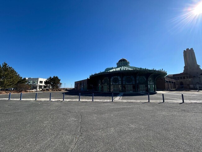 Building Photo - 1224 Monroe Ave