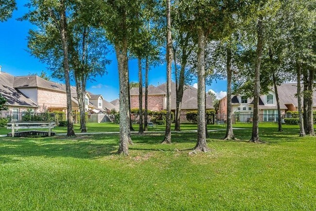 Building Photo - 12430 Timber Hollow