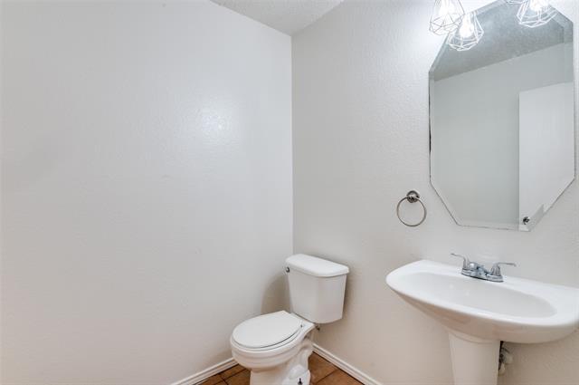 Building Photo - 10141 Chapel Rock Dr