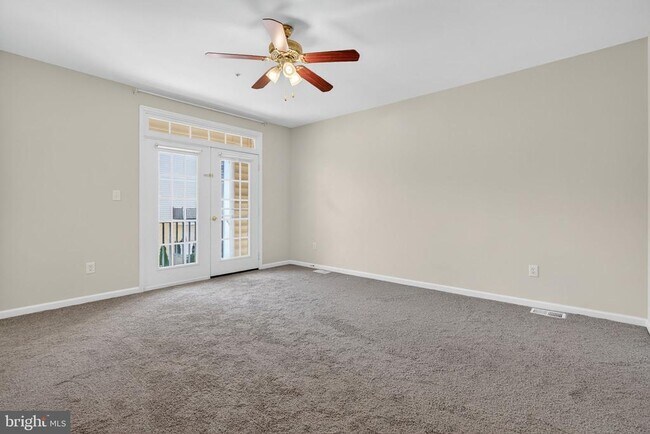 Building Photo - 42563 Highgate Terrace