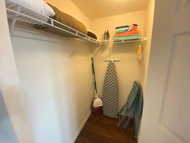 Building Photo - 5372 Diplomat Ct