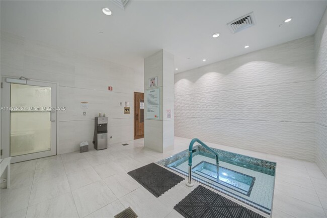 Building Photo - 9601 Collins Ave