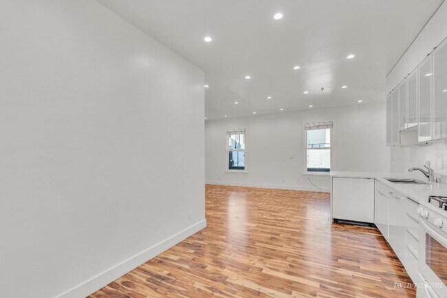 Building Photo - 1121 Folsom St