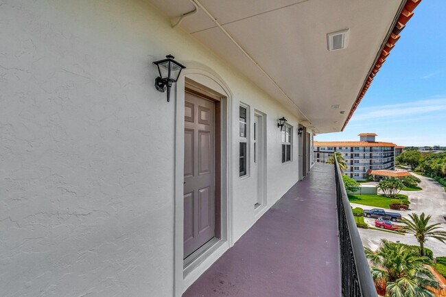 Building Photo - 2871 N Ocean Blvd