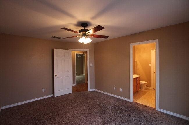 Building Photo - Coming Soon! 3 Bedroom in Flint!
