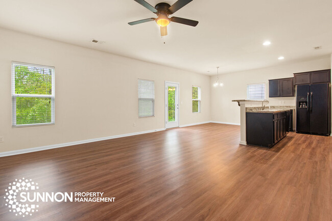 Building Photo - 3 Bed/2.5 Bath Home Close to Mountain Isla...