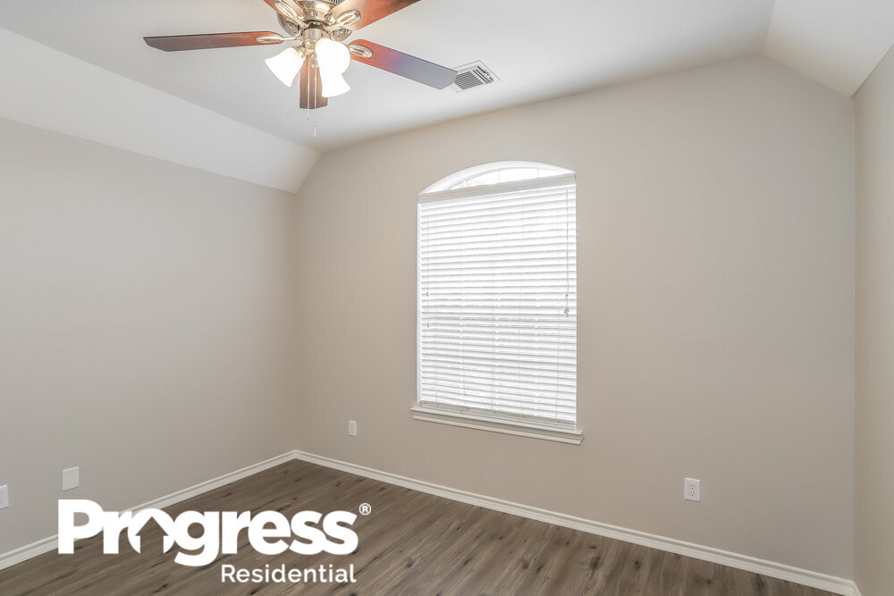 Building Photo - 4939 Forest Hurst Dr