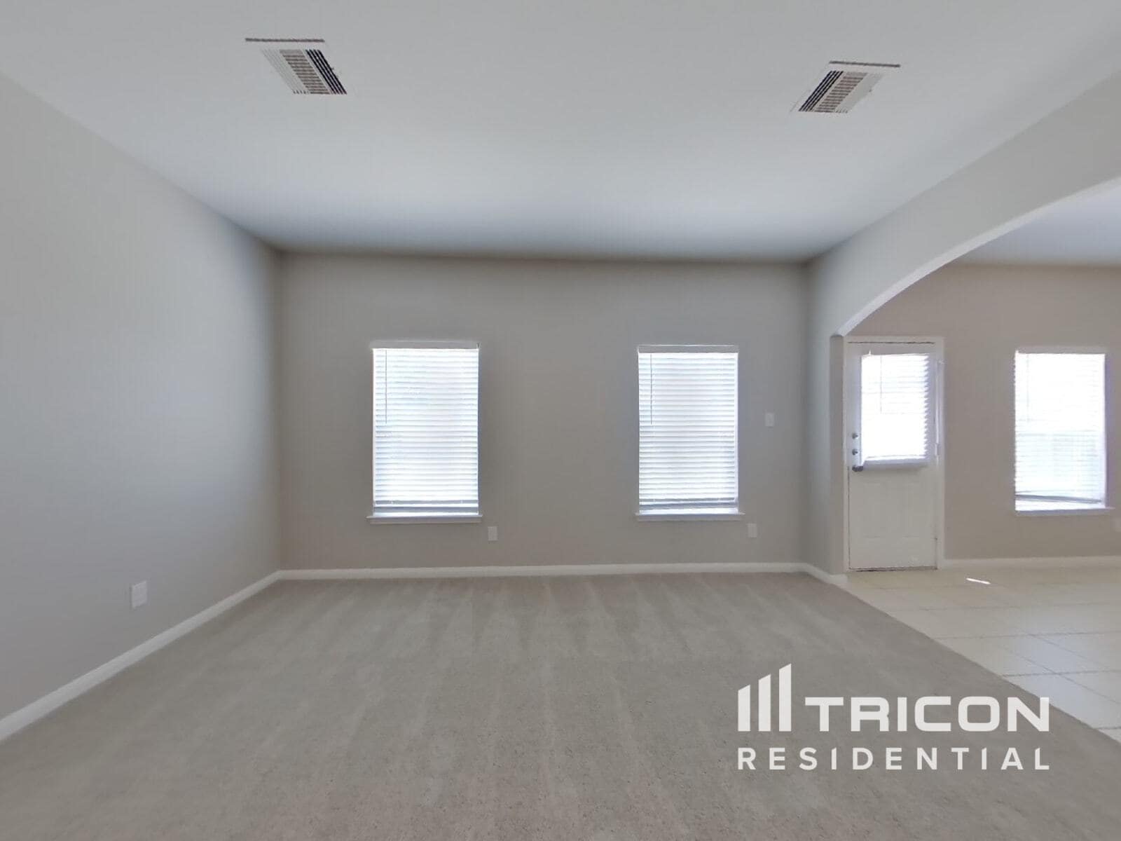 Building Photo - 10930 Hillside Creek Dr