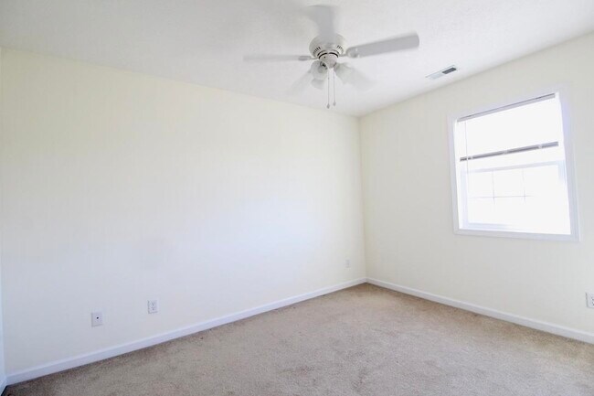 Building Photo - 120 Hollen Mill Ct