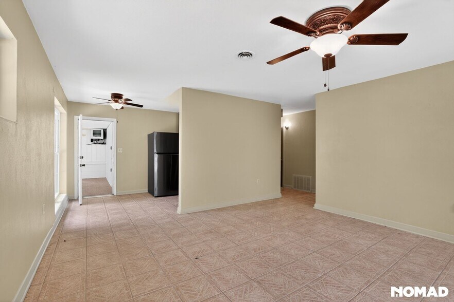 Building Photo - 203 St Regis Dr
