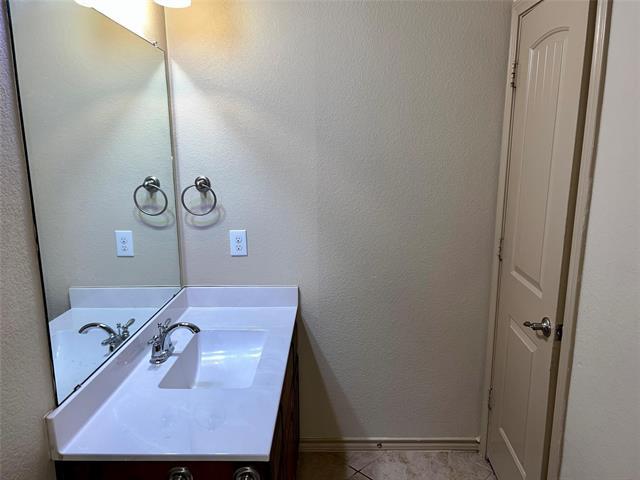 Building Photo - 8 Mapleridge Dr