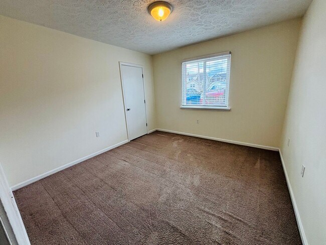 Building Photo - 1013 Grove Ave