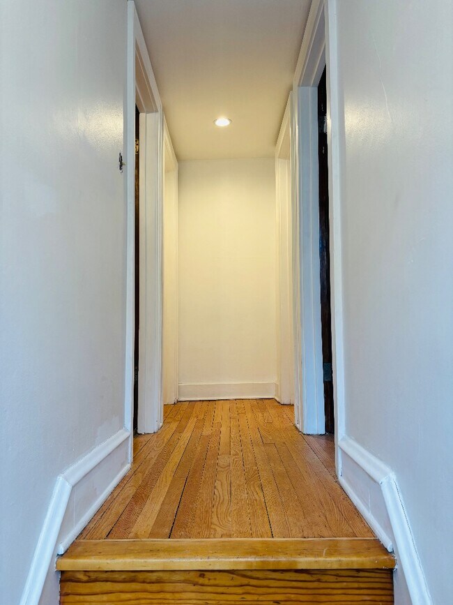 Building Photo - 7126 W Congress St