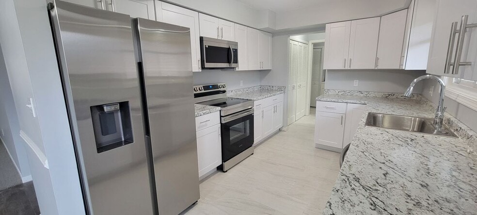 Building Photo - 35527 Springvale St