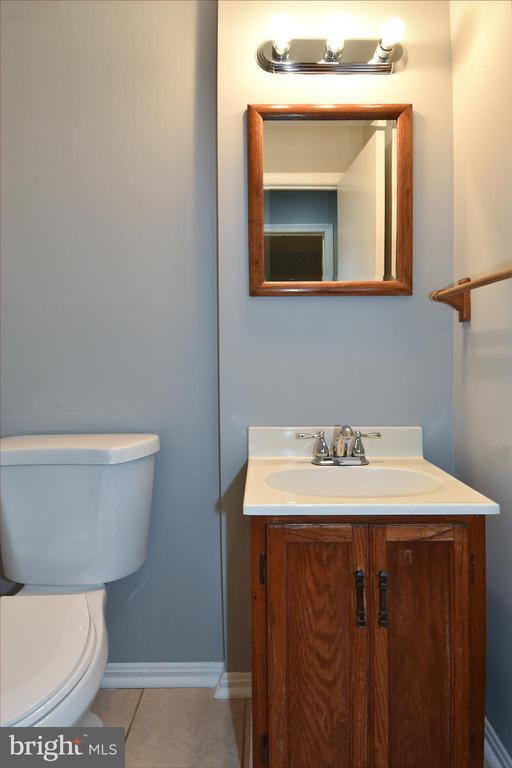 Building Photo - 14 Fenceline Dr