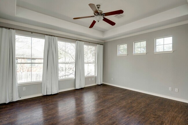 Building Photo - 2916 Alsatia Dr