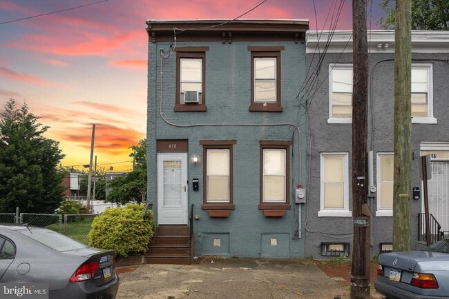 Primary Photo - 418 Vine St